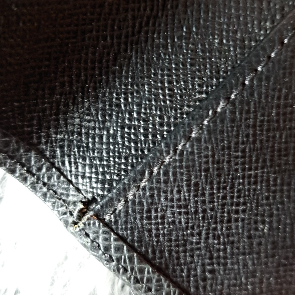 Louis Vuitton Taiga 4 Key Holder EUC - Picture 12 of 13